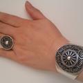 Multaka Volunteer Rachida hand with silver bracelet and rings 2