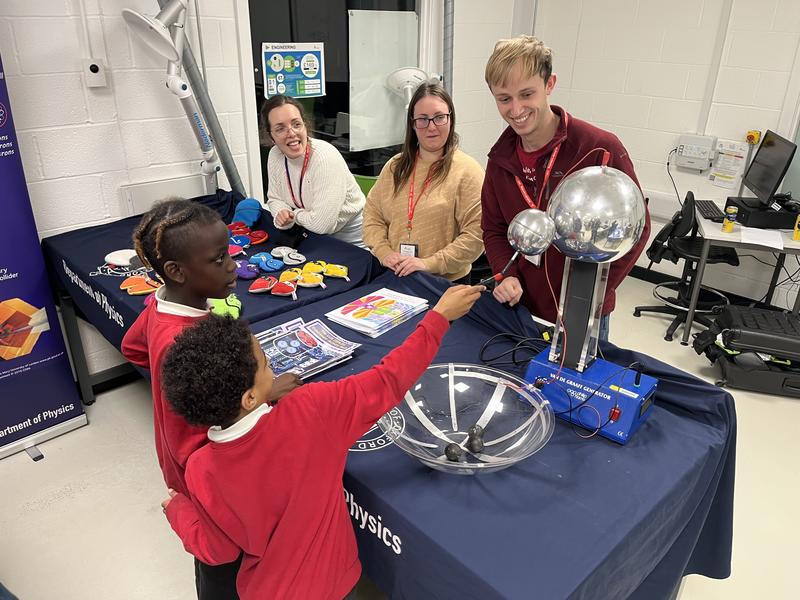 My Place, My Science, Stargazing event 16 January 2025: particle accelerator demonstration